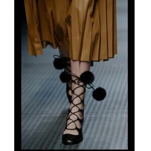 Gucci Heloise Black Leather Lace Up Pom Pom High Heeled Boots 6.5 36.5 409230